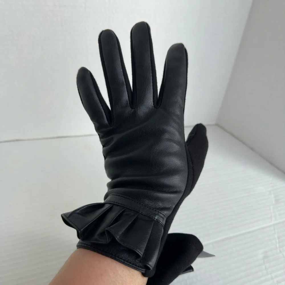 Charlotte Daniel || woman’s tech touch Elegant Black Women's Gloves Sz M/L